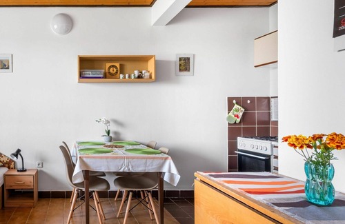 Rabyne Apartment | Beautiful apartment for 5 guests with WIFI, patio, pets allowed and panoramic view