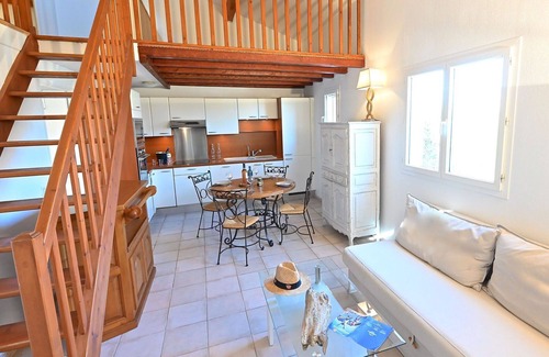 La Rouviere Apartment | Beautiful apartment for 4 people with WIFI, pool, A/C, TV and patio