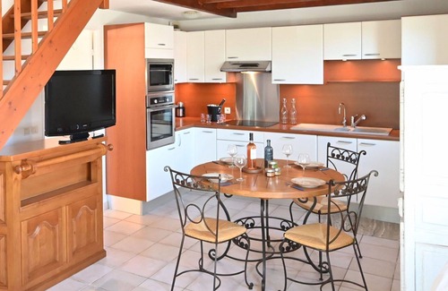 La Rouviere Apartment | Beautiful apartment for 4 people with WIFI, pool, A/C, TV and patio