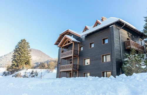 Muhldorf Apartment | Beautiful apartment for 9 people with WIFI, TV and balcony