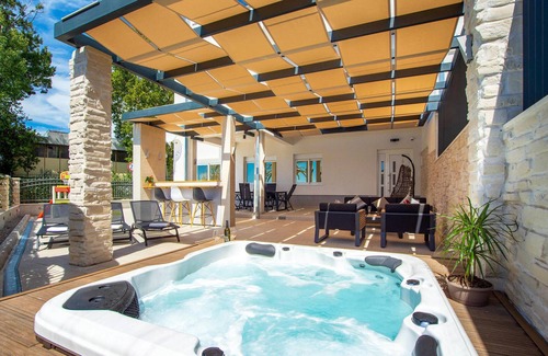 Kastel Gomilica Apartment | Beautiful apartment in Kastel Gomilica