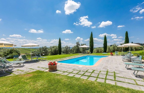 Cerreto Guidi Apartment | Beautiful apartment for 2 guests with A/C, pool, WIFI, TV and pets allowed