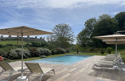 Monteriggioni Apartment | Beautiful apartment for 2 people with A/C, WIFI, pool, TV and pets allowed, close to Siena