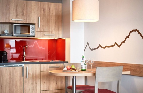 Beatenberg Apartment | Beautiful apartment for 2 guests with pool, WIFI, TV, terrace and pets allowed