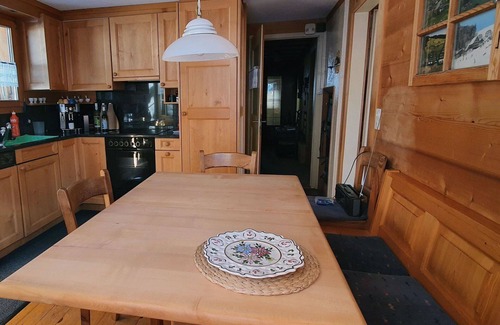 Zweisimmen Apartment | Beautiful apartment for 7 guests with WIFI, TV and balcony