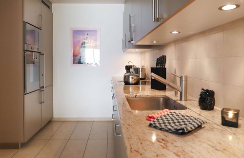 Montreux Apartment | Beautiful apartment for 2 guests with WIFI, A/C, pool, TV, terrace and panoramic view