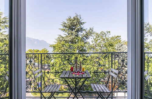 Montreux City Centre Apartment | Beautiful apartment for 4 people with WIFI, TV and balcony