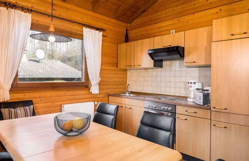 Schoenecken Apartment | Beautiful apartment for 4 guests with WIFI, TV, patio and pets allowed