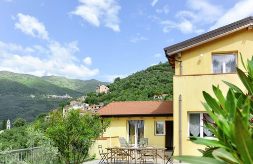 Prela Apartment | Beautiful apartment for 6 people with pool, TV, terrace, pets allowed and panoramic view