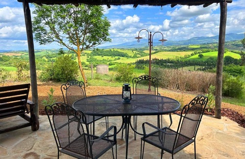 Cinigiano Apartment | Beautiful apartment for 4 guests with pool, A/C, TV, pets allowed and parking