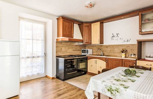 Livo Apartment | Beautiful apartment for 4 guests with WIFI, TV, patio and pets allowed