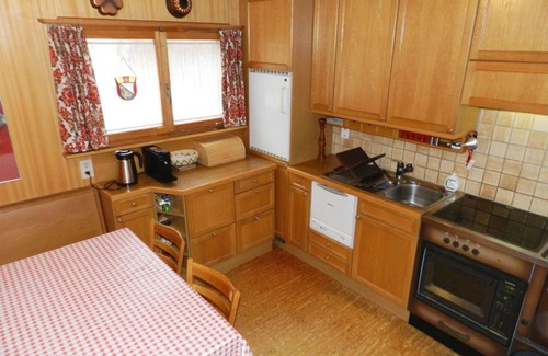Saanen Apartment | Beautiful apartment for 6 guests with WIFI