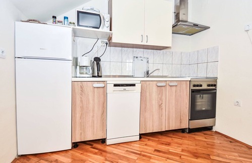 Slunj Apartment | Beautiful apartment for 6 guests with A/C, WIFI, TV and terrace