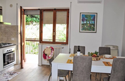 Formia Apartment | Beautiful apartment for 8 people with WIFI, A/C, TV, balcony and pets allowed