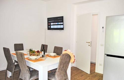 Formia Apartment | Beautiful apartment for 8 people with WIFI, A/C, TV, balcony and pets allowed