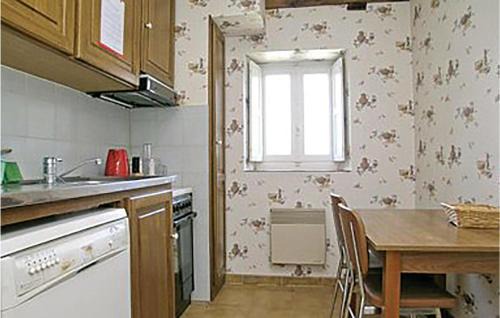 Baccon Apartment | Beautiful Apartment In Baccon With Wifi