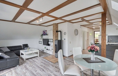 Frankenau House | Beautiful apartment in villa for 3 people with WIFI, TV, terrace and panoramic view