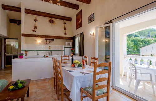 Bauduen Villa | Beautiful apartment in villa for 6 people with WIFI, TV, balcony, pets allowed and panoramic view