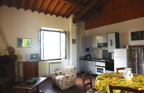 Poggibonsi Villa | Beautiful apartment in villa with pool, WIFI, TV, patio and panoramic view, close to San Gimignano