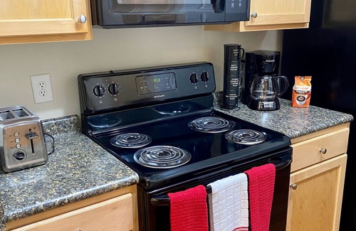 Coliseum Central Apartment | Beautiful apartment surround by all stores with a nice lakeview and buckroebeach