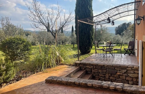 Carces Apartment | Beautiful apartment, with tennis court, in a magnificent property in Provence Verte.