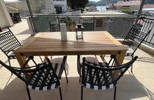 Stikovica Apartment | Beautiful Apartment With Huge Terrace and Sea View