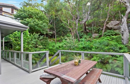 Killcare House | Beautiful beach house amongst the trees