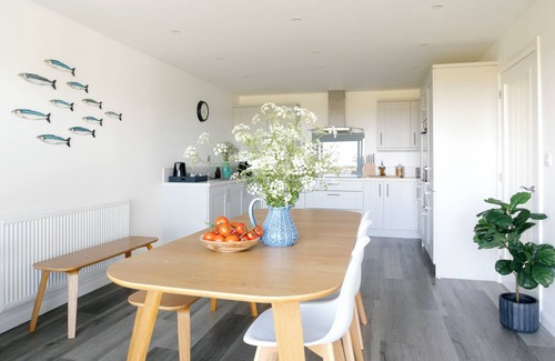 Nefyn House | Beautiful beach side homes sleeping 8 guests