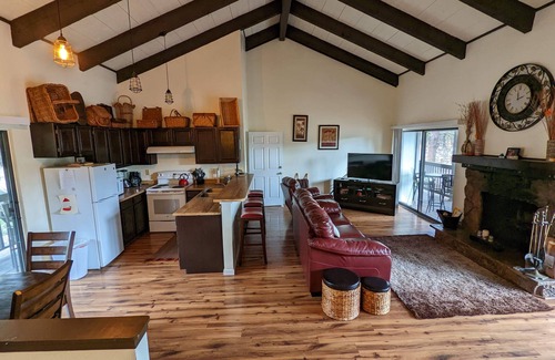 Pinetop Condo | Beautiful Bell's Bungalow in the heart of the White Mountains , Pinetop AZ!