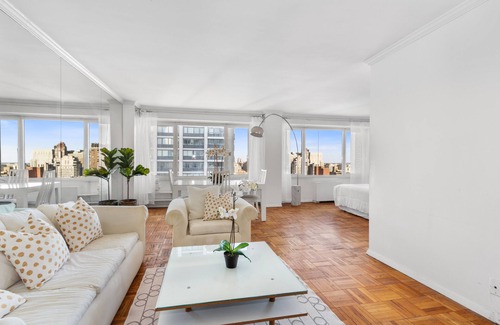 Sutton Place Apartment | Beautiful Bright High Floor Sparkling Modern Studio Apartment
