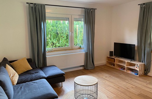 Emden House | Beautiful bungalow with dike view near the sea dike