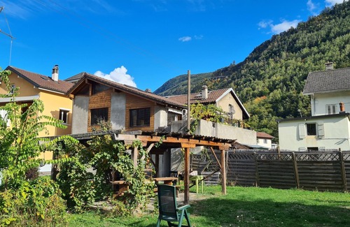 Martigny Apartment | Beautiful city duplex with large terrace and private park