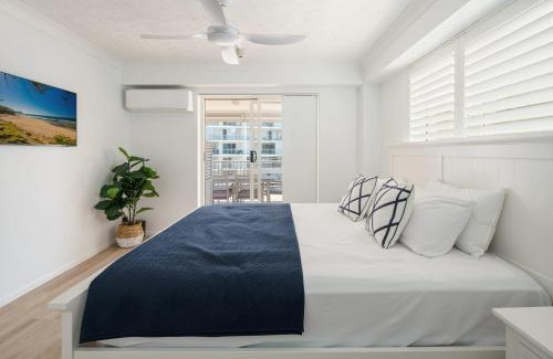 Kings Beach Apartment | Beautiful Coastal Apartment with Epic Sea Views