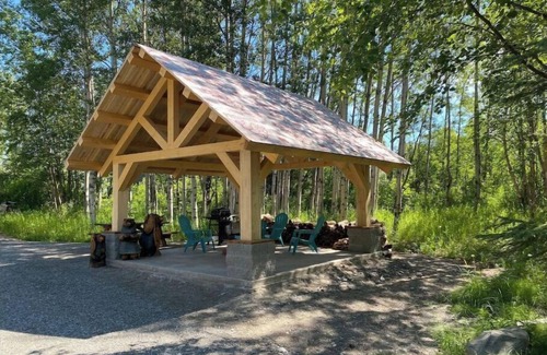 Wasilla Cabin | Beautiful Comfy Alaskan Log Home 2