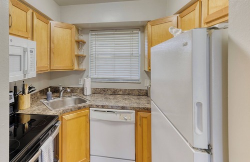 Dunedin Apartment | Beautiful Condo in Dunedin. 5 min from the beach!