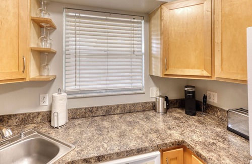 Dunedin Apartment | Beautiful Condo in Dunedin. 5 min from the beach!