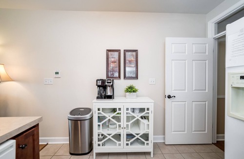 Huddleston Condo | Beautiful condo lakefront beautiful views, relaxing times what else do you need?