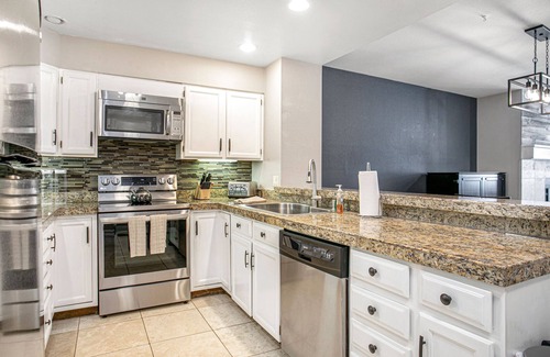 Avon Condo | Beautiful Condo, Pool & Hot Tub, Minutes to Beaver Creek