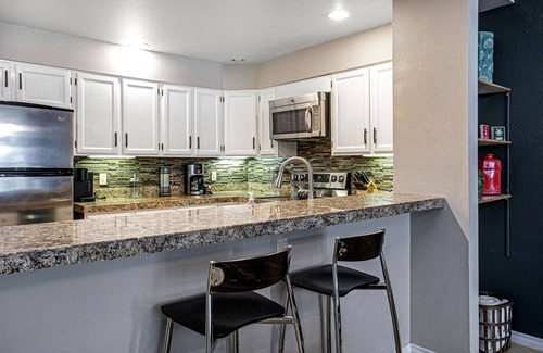 Avon Condo | Beautiful Condo, Pool & Hot Tub, Minutes to Beaver Creek