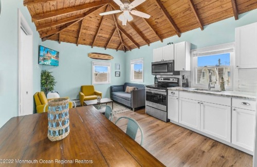 Manasquan Condo | Beautiful condo steps away from the beach in Manasquan