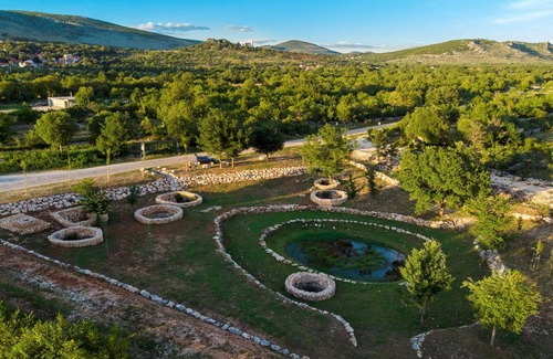Primorski Dolac House | Beautiful cottage, located in the tranquility of nature.