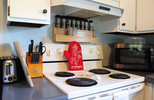 Florence Cottage | Beautiful Cottage on Spread Eagle Chain- No Additional Cleaning Fee