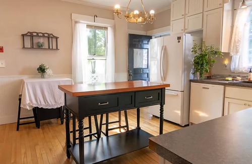 Bangor House | Beautiful, Cozy Victorian B & B in historic Bangor with WiFi and AC