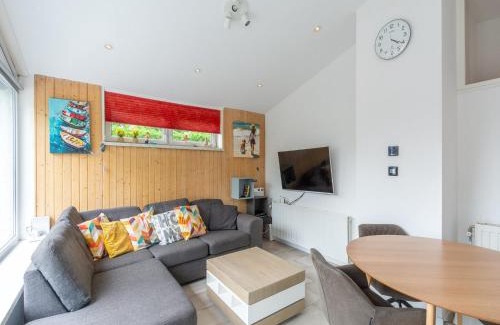 Sint Maartenszee House | Beautiful detached holiday bungalow at the Duinland park in Sint Maartenszee