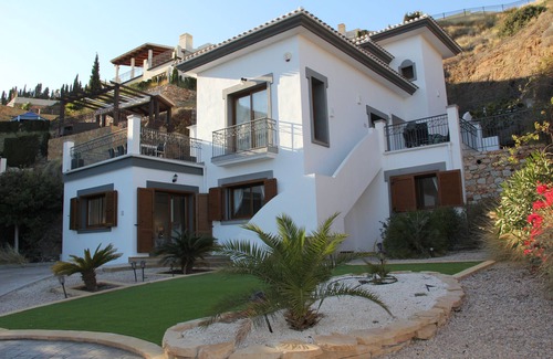 El Beal Villa | Beautiful Detached Spacious Villa, Amazing views, Private Heated Pool, WiFi, A/C