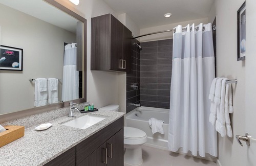 Civic District Resort | Beautiful Downtown Austin 1BR Studio Deluxe