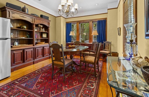 Duckpond Apartment | Beautiful Downtown 2 BR Home w/Yard