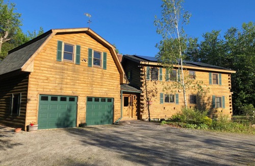 Becket House | Beautiful four season lakeside log home close to all Berkshires attractions.