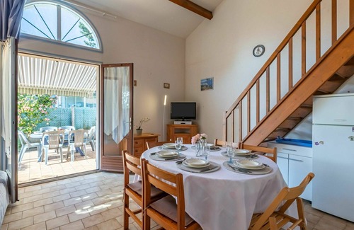 Meschers-sur-Gironde House | Beautiful villa for 5 people with WIFI, TV, terrace and pets allowed