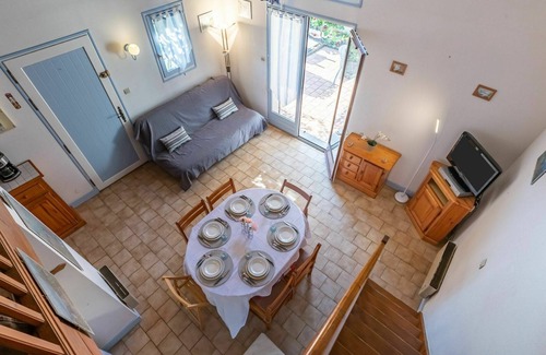 Meschers-sur-Gironde House | Beautiful villa for 5 people with WIFI, TV, terrace and pets allowed